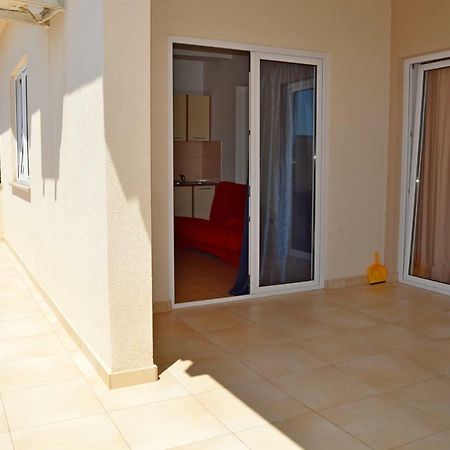 Apartmani Macak II Novalja Exteriör bild