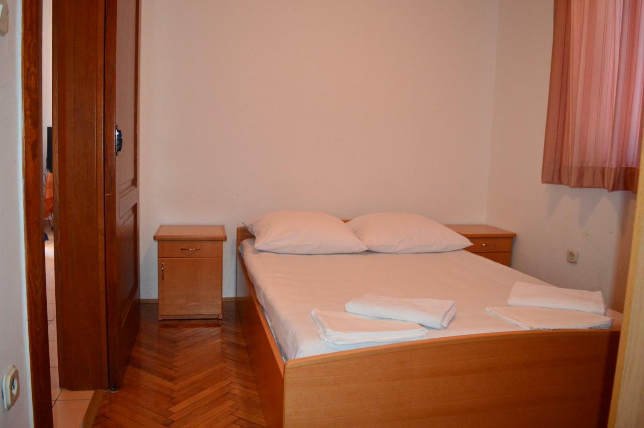 Apartmani Macak II Novalja Exteriör bild