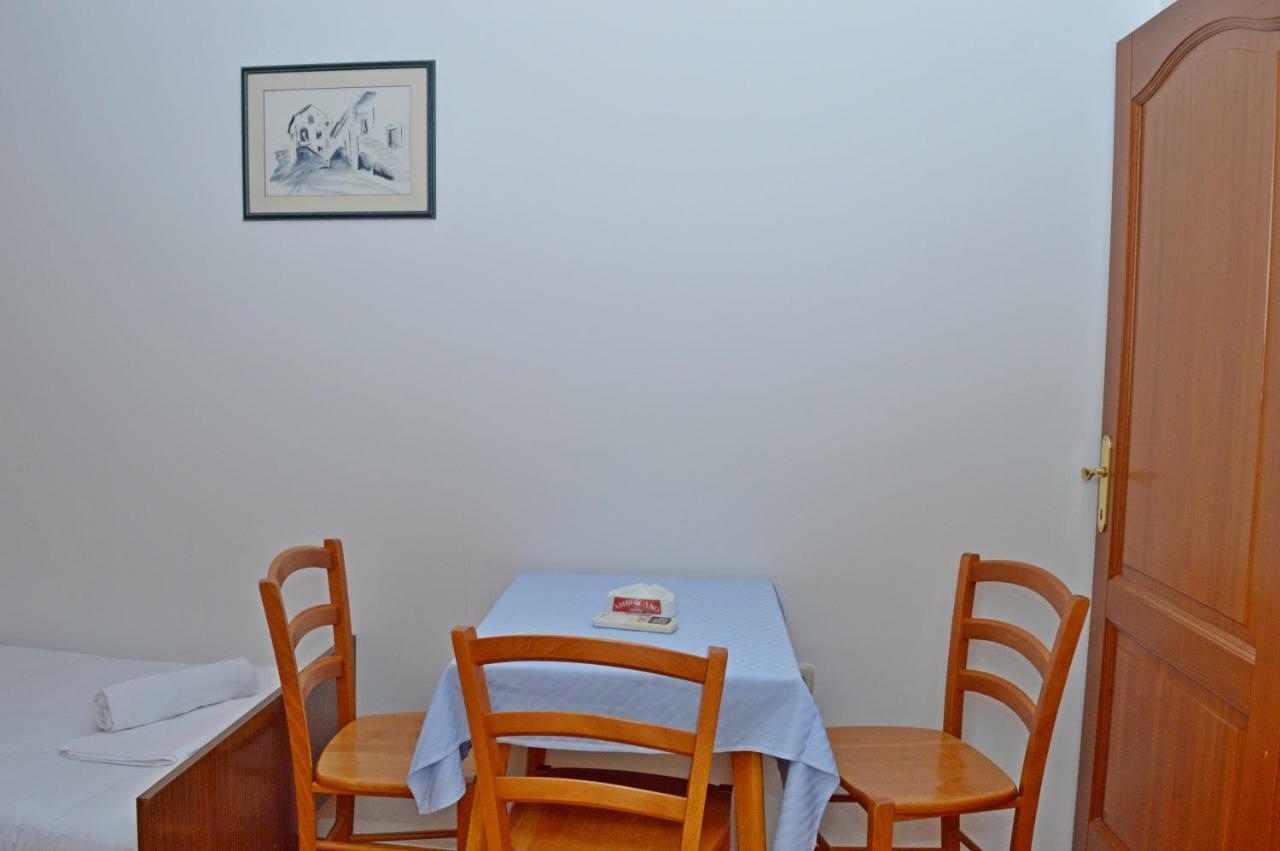 Apartmani Macak II Novalja Exteriör bild