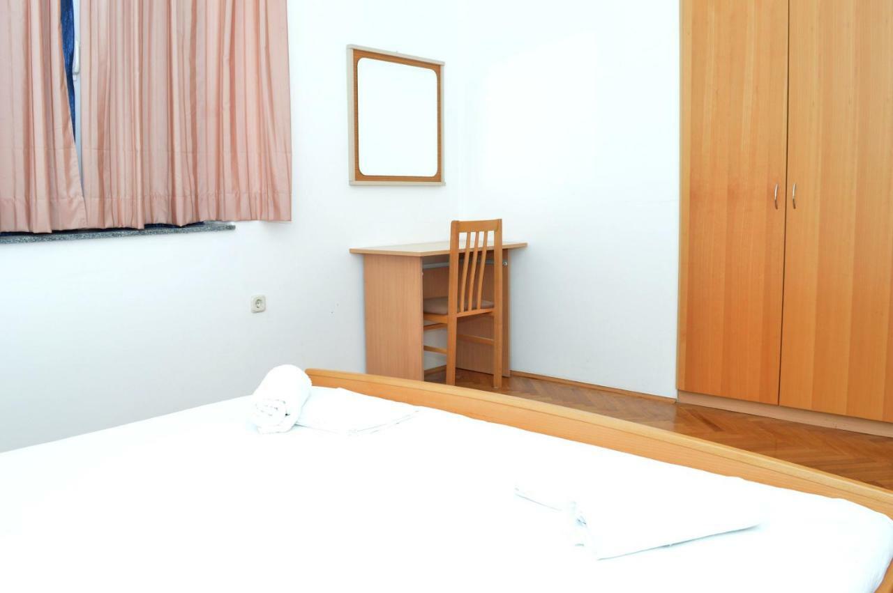 Apartmani Macak II Novalja Exteriör bild