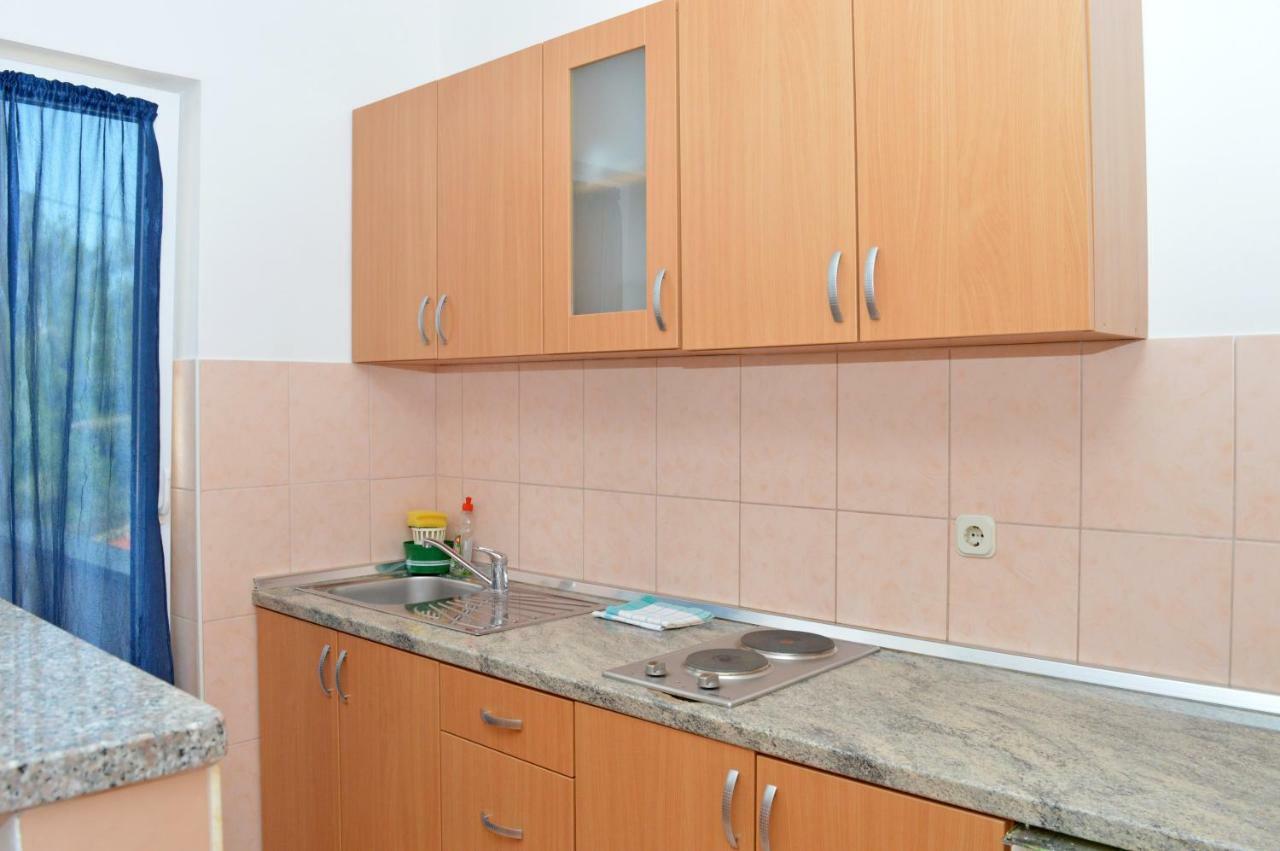 Apartmani Macak II Novalja Exteriör bild